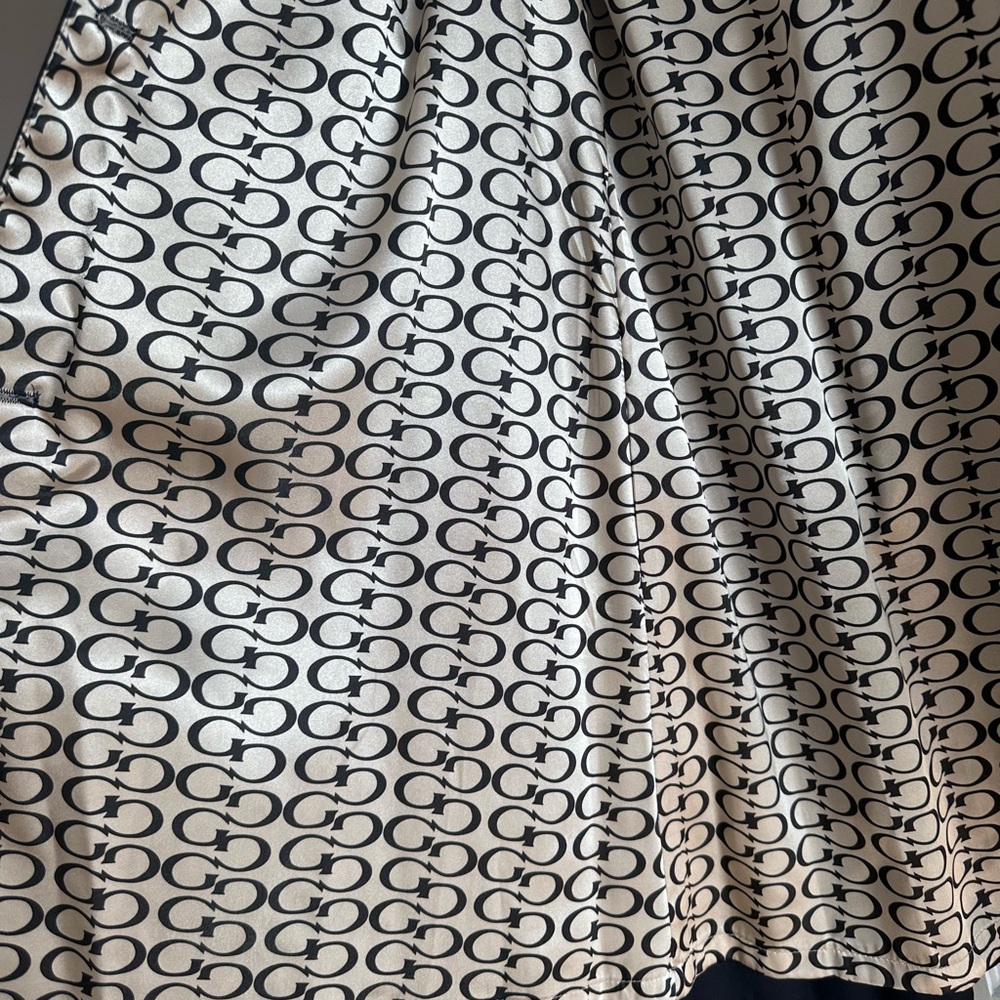 Peacock Chic Black Coat With Patterned Lining - image 2